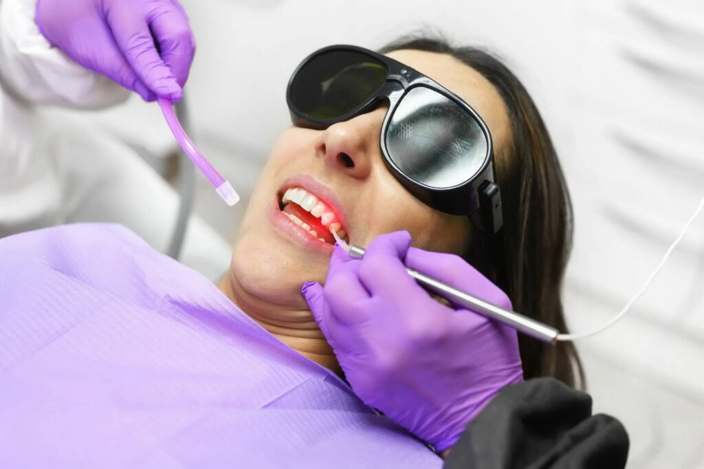 Η χρήση του laser στην εφαρμογές laser προσφέρει ακριβή και ανώδυνη θεραπεία.